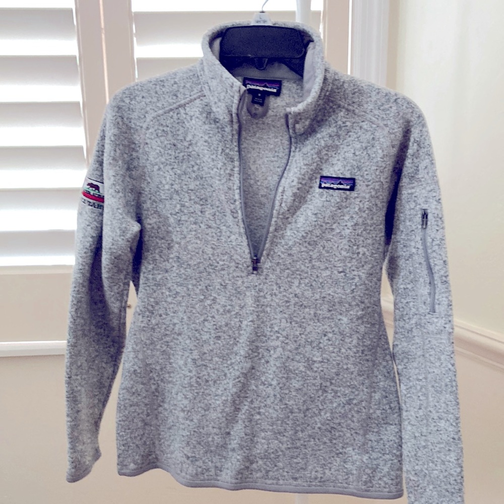 Patagonia fleece sweater.  Measurements pit to pit 18”, length 24”